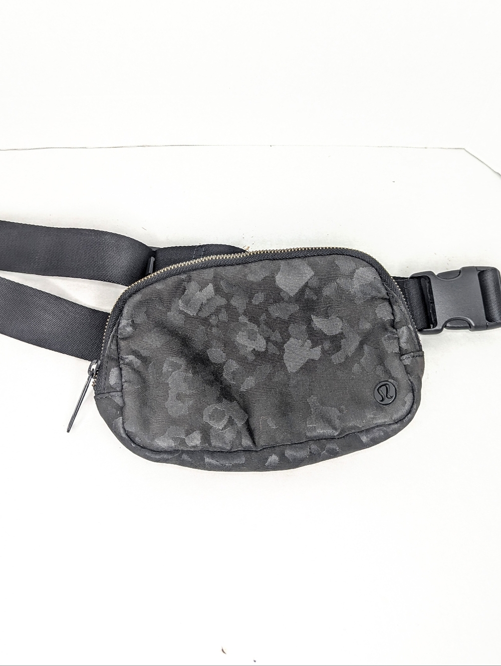 Lululemon Everywhere Belt Bag in Fragment Camo Jacquard Black Deep Coal